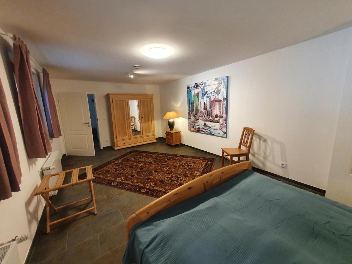 Grosses Ferienhaus Sauerburgblick 사우에르탈 외부 사진