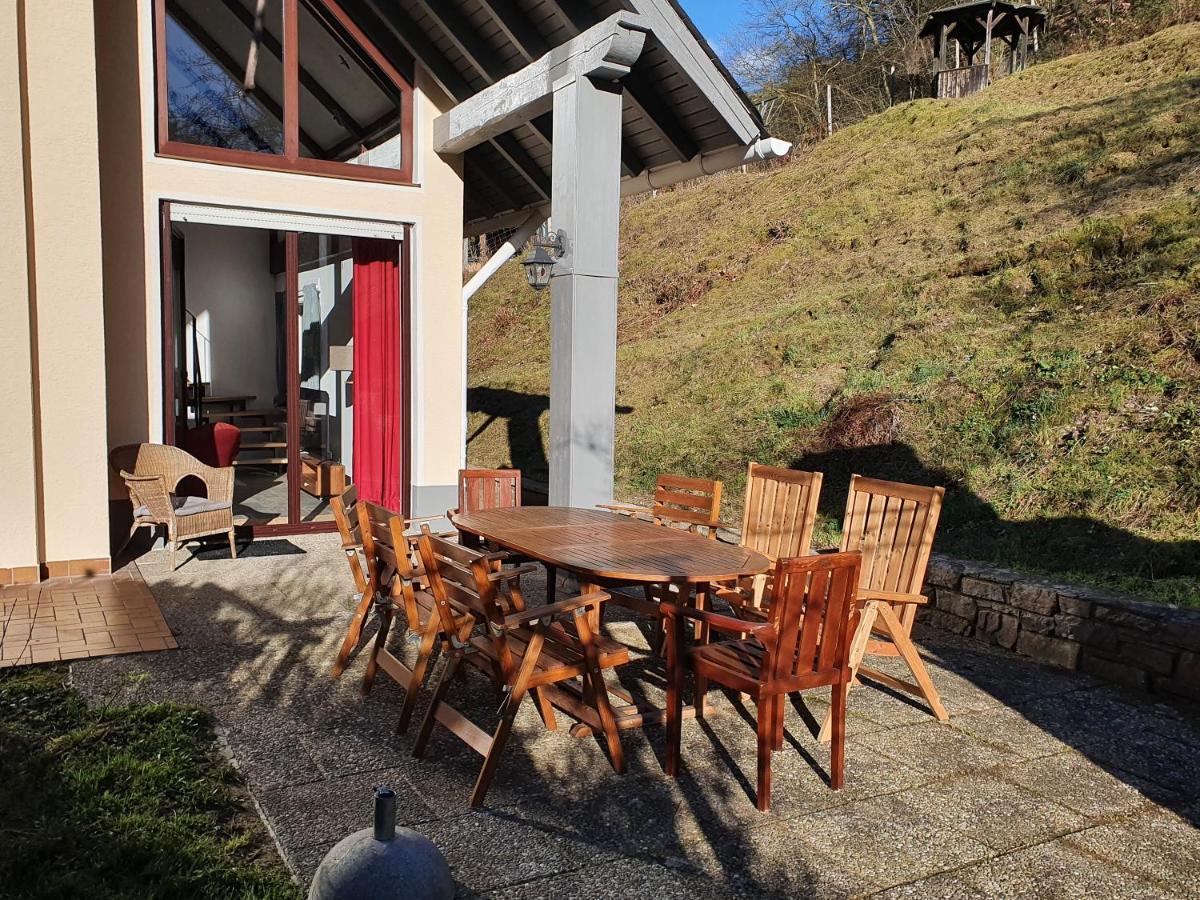 Grosses Ferienhaus Sauerburgblick 사우에르탈 외부 사진